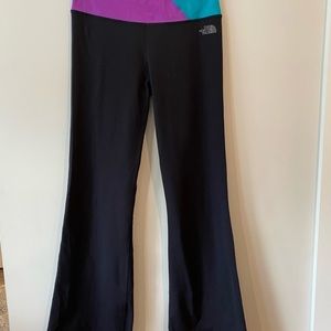 Women’s The North Face Leggings w/ flair leg